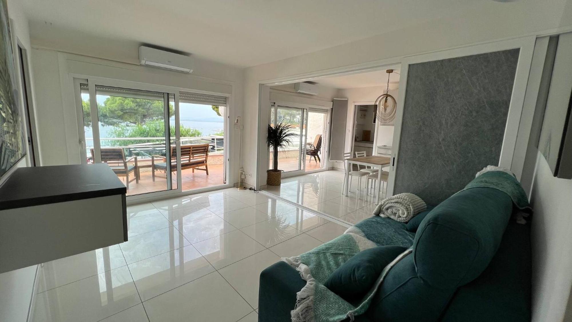 Precioso Apartamento Moderno En Primera Linea Del Mar Av-11 Roses Bagian luar foto