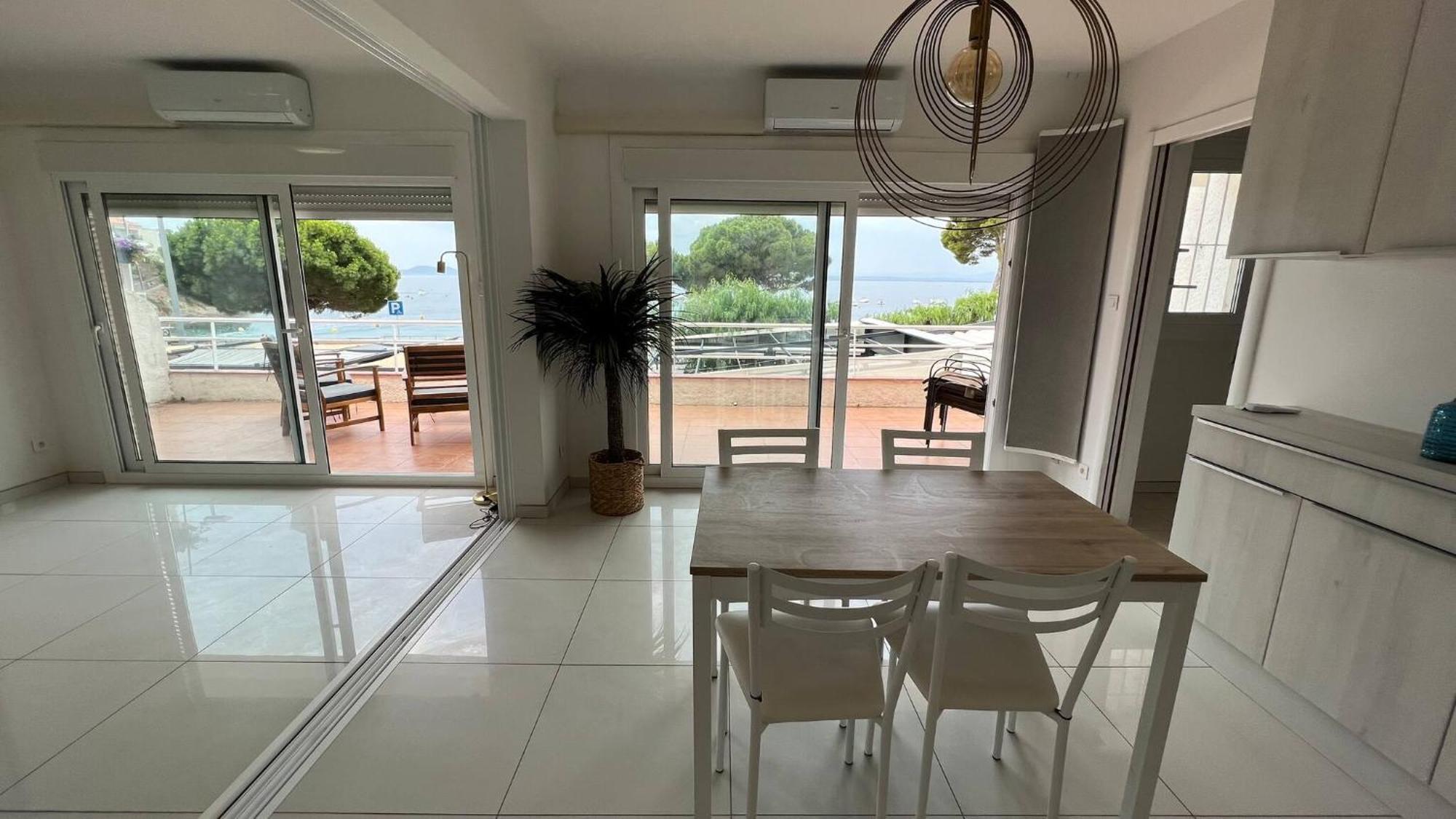 Precioso Apartamento Moderno En Primera Linea Del Mar Av-11 Roses Bagian luar foto